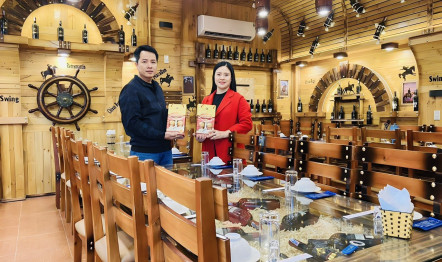 Khách hàng thân thiết dùng sản phẩm 100% cho Nhà Hàng
